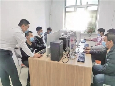 牙克石市舉辦殘疾人電子商務(wù)培訓(xùn)班，助力數(shù)字技能提升與技術(shù)服務(wù)融合